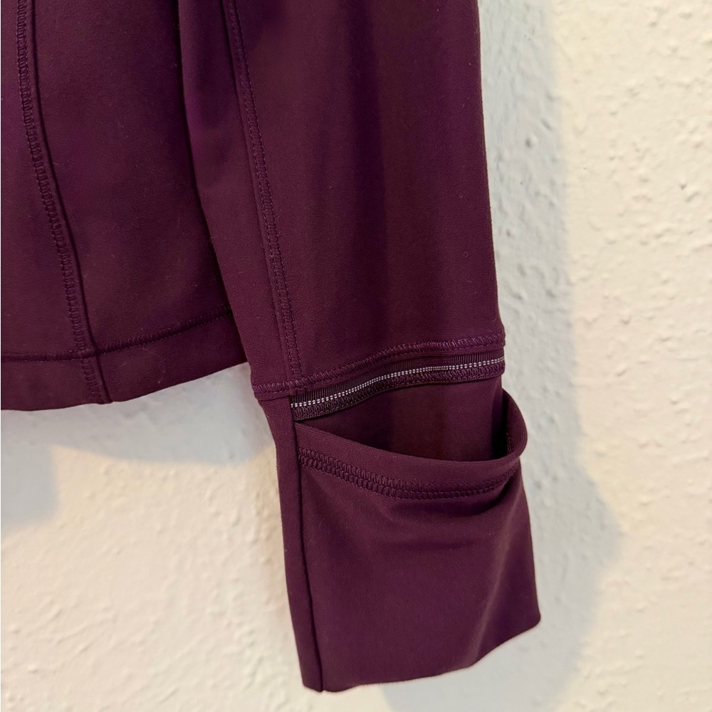 Lululemon Runners Half Zip Pull Over - image 7